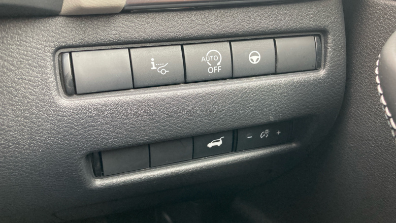 Nissan Qashqai 1.3 DiG-T MH 158 Tekna 5dr Xtronic Petrol Hatchback